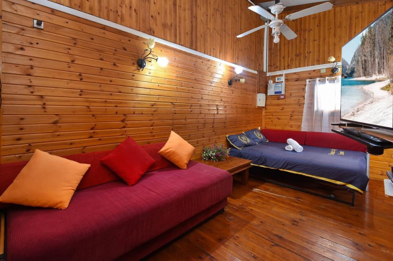 Villa פינה במעיין Mishmār Hāyardin Exterior foto